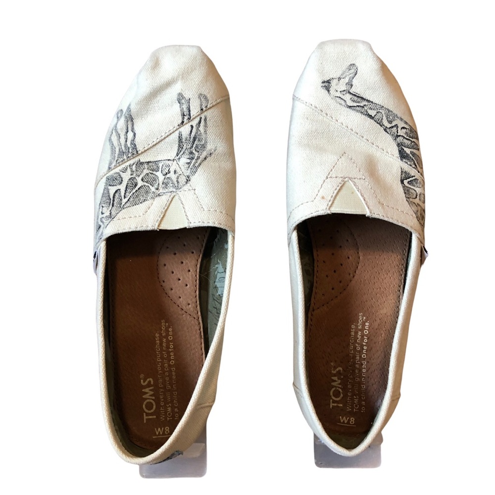 Toms Cream Canvas Flats with Gray Giraffe Print Signed by artist